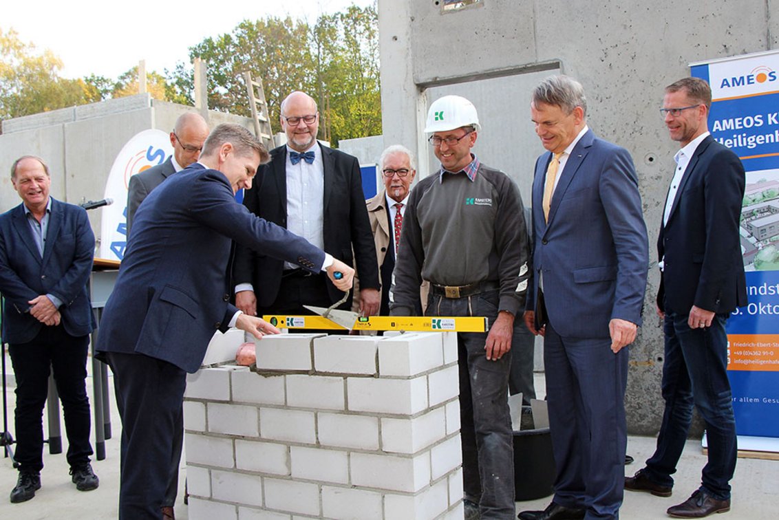 Grundsteinlegung für den Neubau am AMEOS Klinikum Heiligenhafen