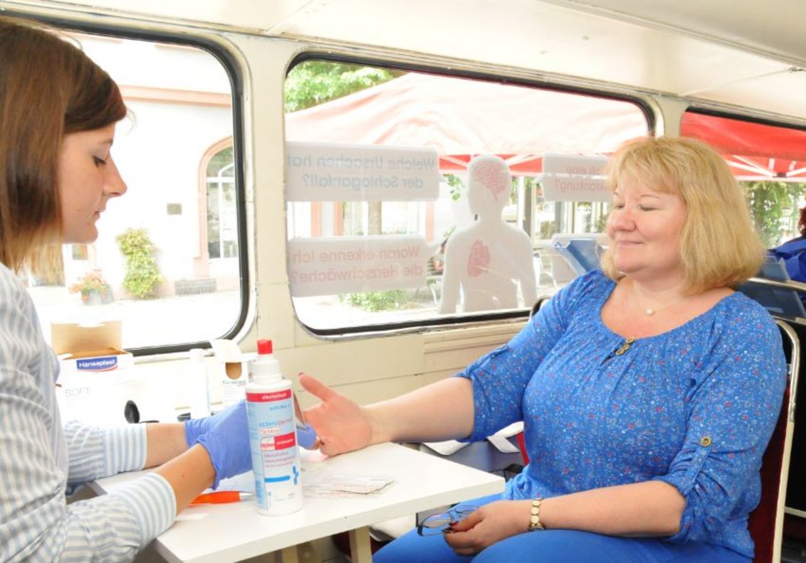 Gesundheitsaktion unter freiem Himmel: AMEOS Klinikum Alfeld und Partner leisten aktive Präventionsarbeit