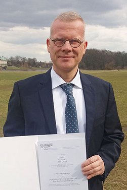 Dr. med. Jörn Conell zum Honorarprofessor bestellt