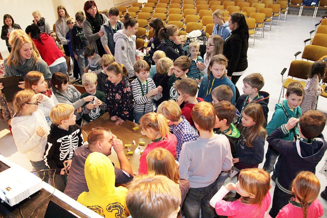 AMEOS Experten bei der Kinder-Uni in Neustadt