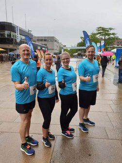 AMEOS Läufer geben alles beim Bremerhavener Marathon