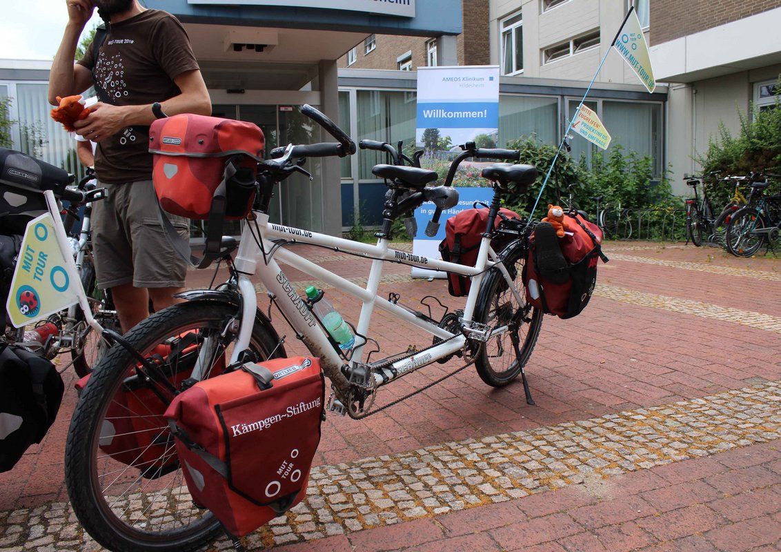 AMEOS überreicht Spende an Mut-Tourer