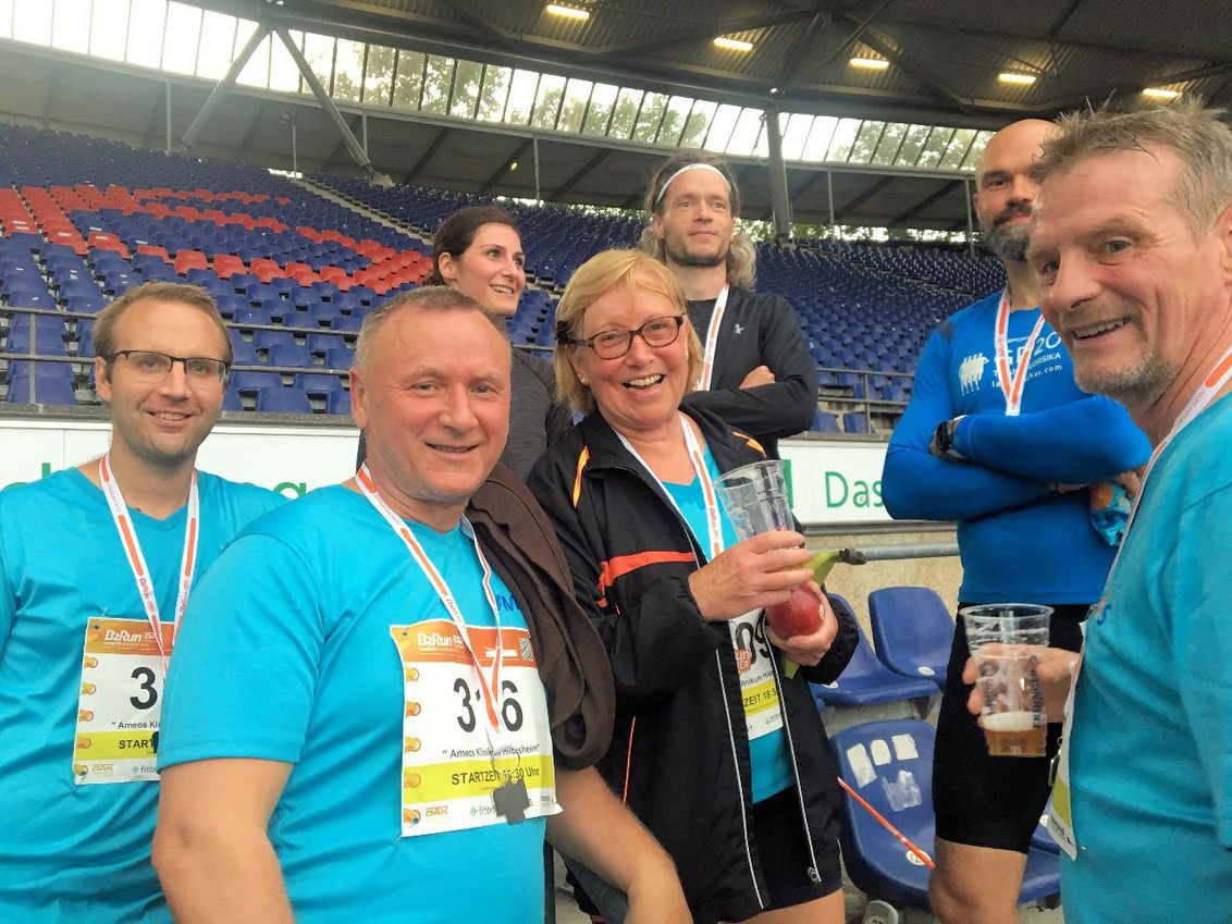 AMEOS Klinikum Hildesheim meistert sportlichen B2 Run Feierabendlauf