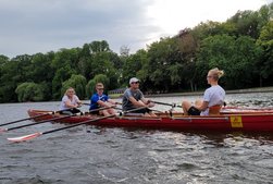 Benefiz-Regatta auf der Elbe: AMEOS Teams rudern gegen Krebs